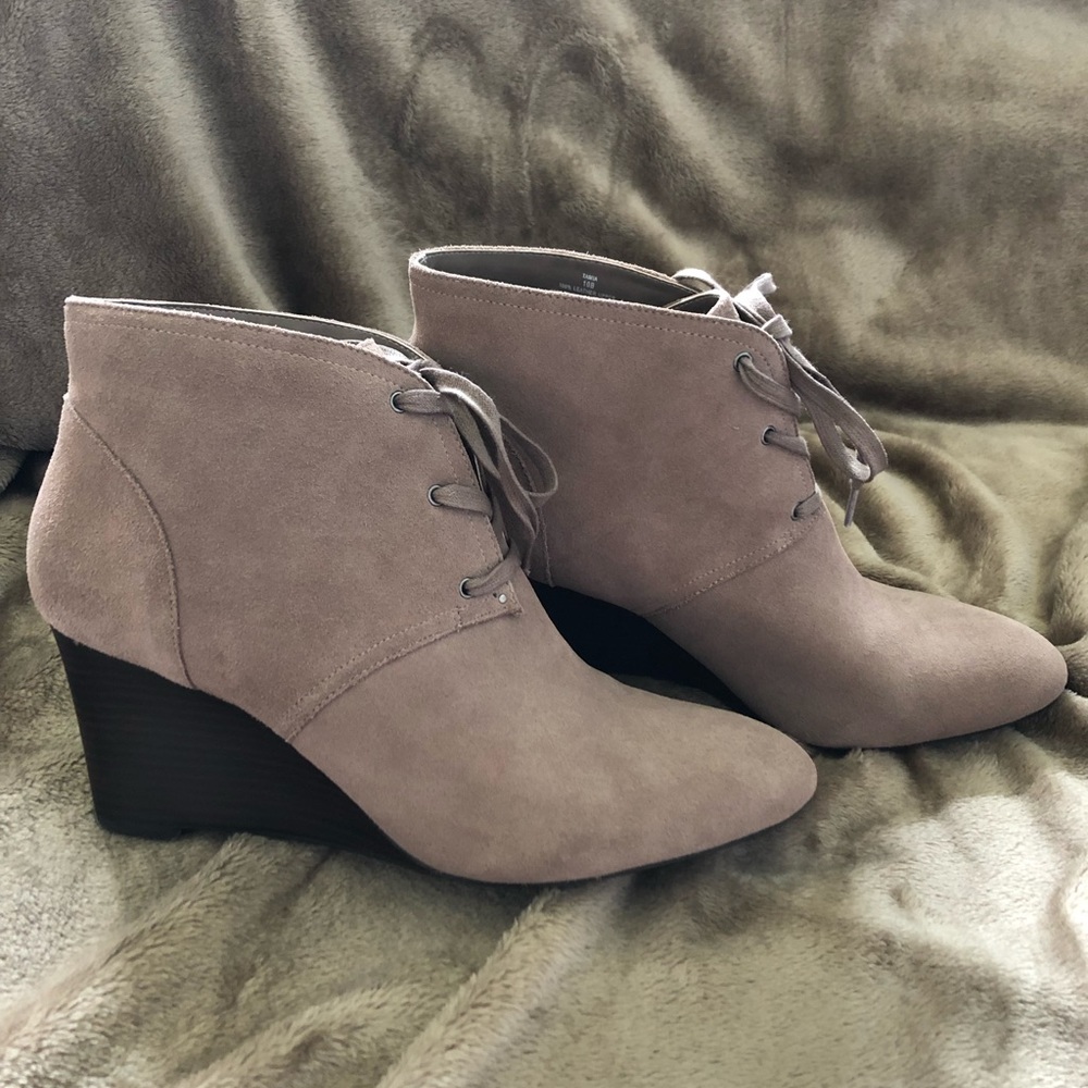 Lauren Ralph Lauren Suede Wedge Booties sz 10